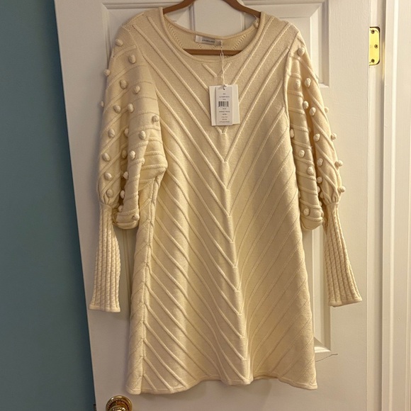 Avantlook Puff Sleeve Shift Dress (SOLD OUT) - Picture 2 of 4